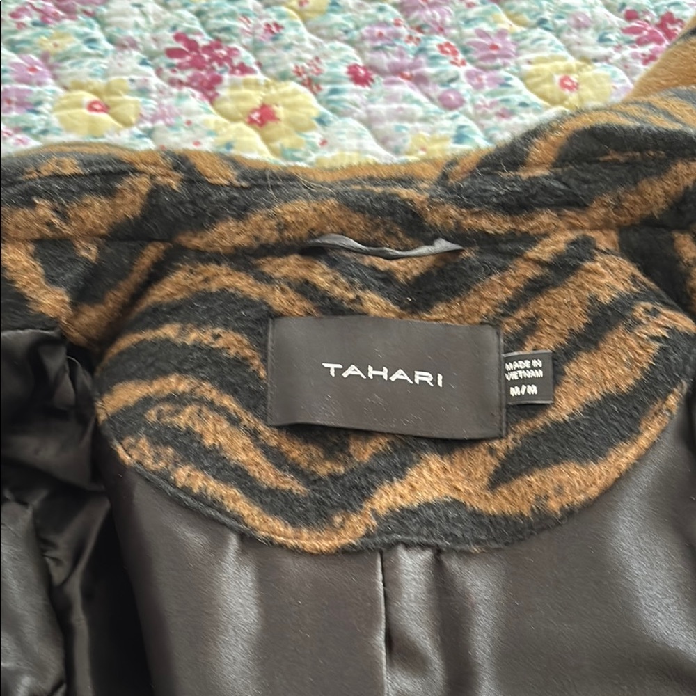 Tahari Black Faux Leather Jacket with Brown Tiger-Print Collar Size M